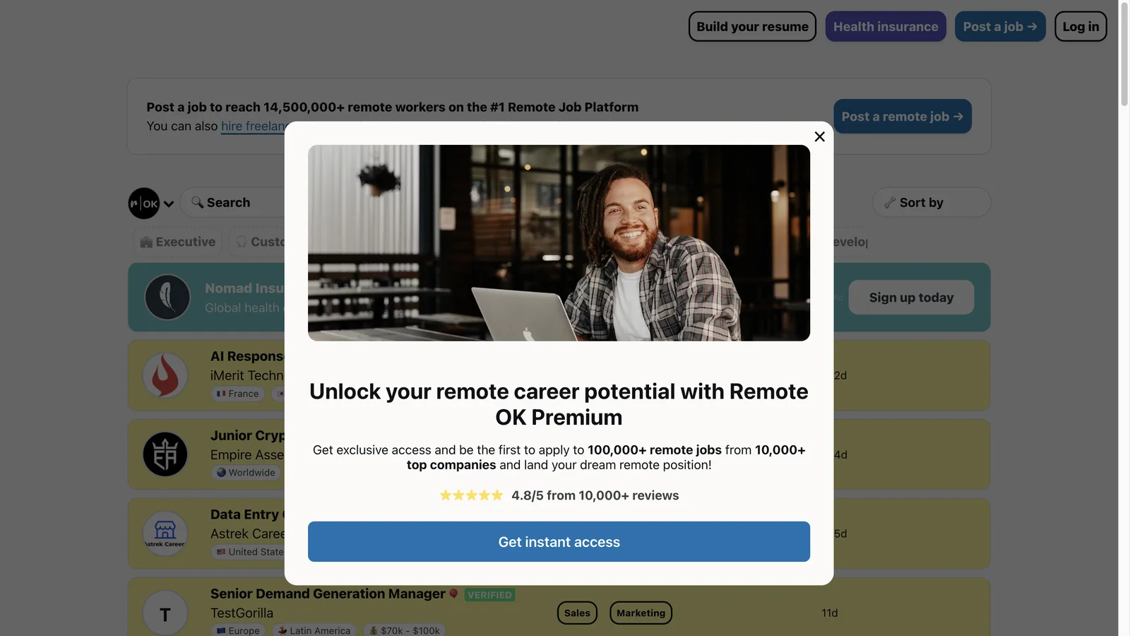 RemoteOK 실제 화면. 바닐라 PHP·jQuery·SQLite로 혼자 운영해요 (출처: remoteok.com)